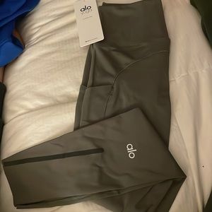 ALO Hugh waist airbrush leggings size medium NEW